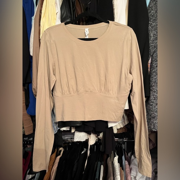 lululemon top - Picture 1 of 2